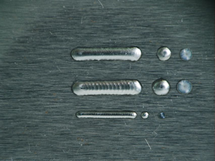 <a href='http://www.qimiu.cn/product/3.htm' class='text_a'>模具激光焊機</a>修復(fù)鏡面模具效果