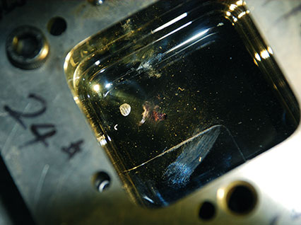 <a href='http://www.qimiu.cn/product/3.htm' class='text_a'>模具激光焊機</a>修復(fù)鏡面模具效果